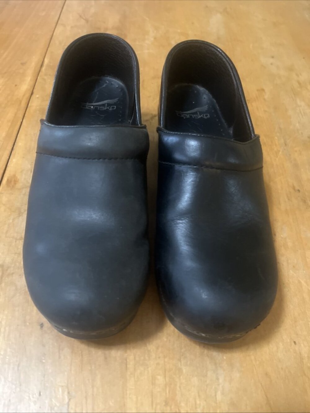 Dansko Matte Black Leather Shoes Slip On Clogs Women’s Size 39 Medical Nursing - Picture 3 of 10